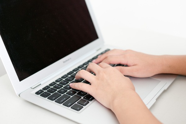 パソコン不足の原因